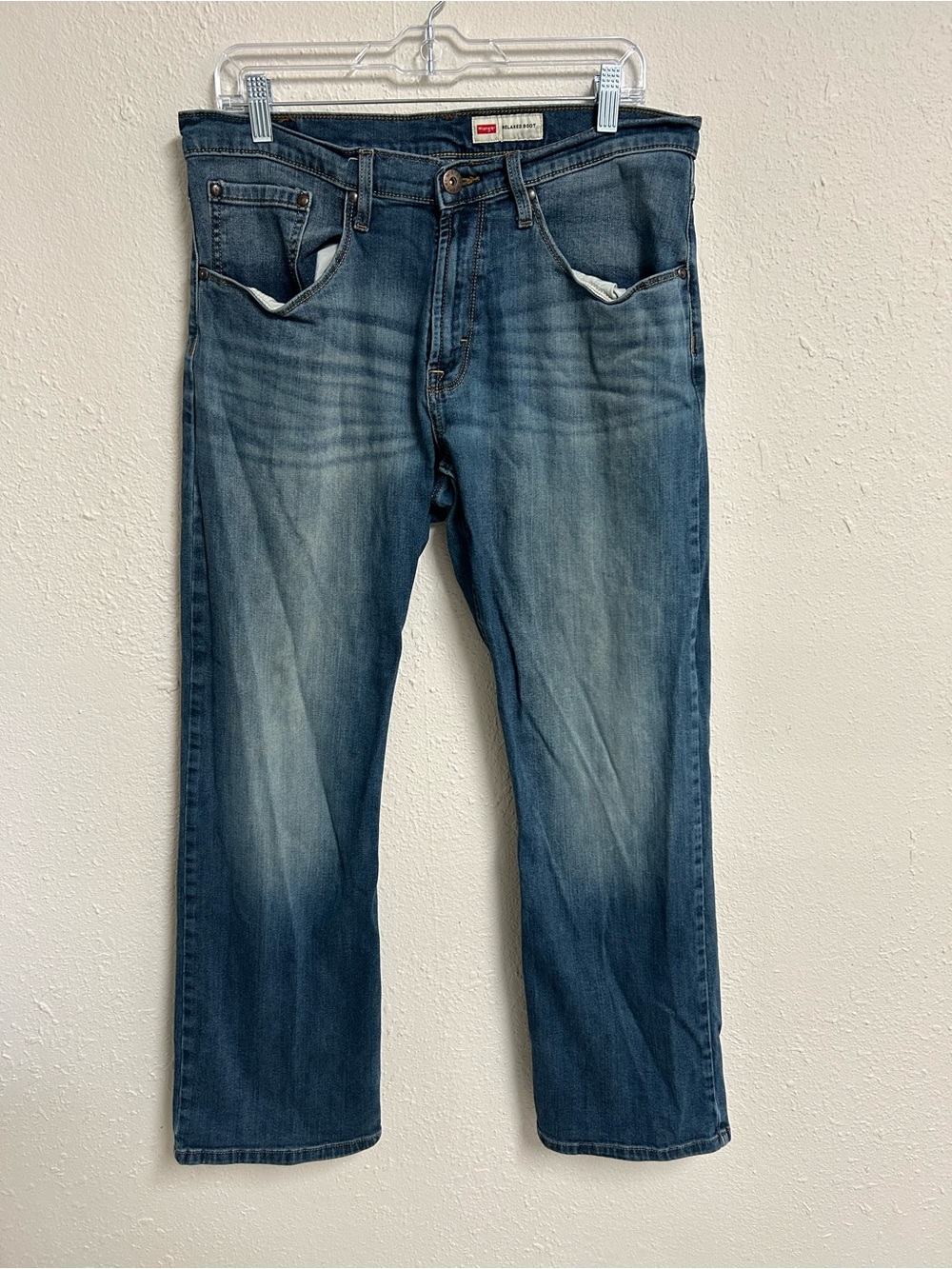 Wrangler Relaxed Bootcut Jeans Mens Size 33x30 Medium Wash Stretch